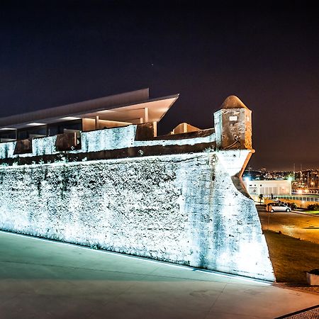 Pestana Cidadela Cascais - Pousada & Art District Kültér fotó The fort at night