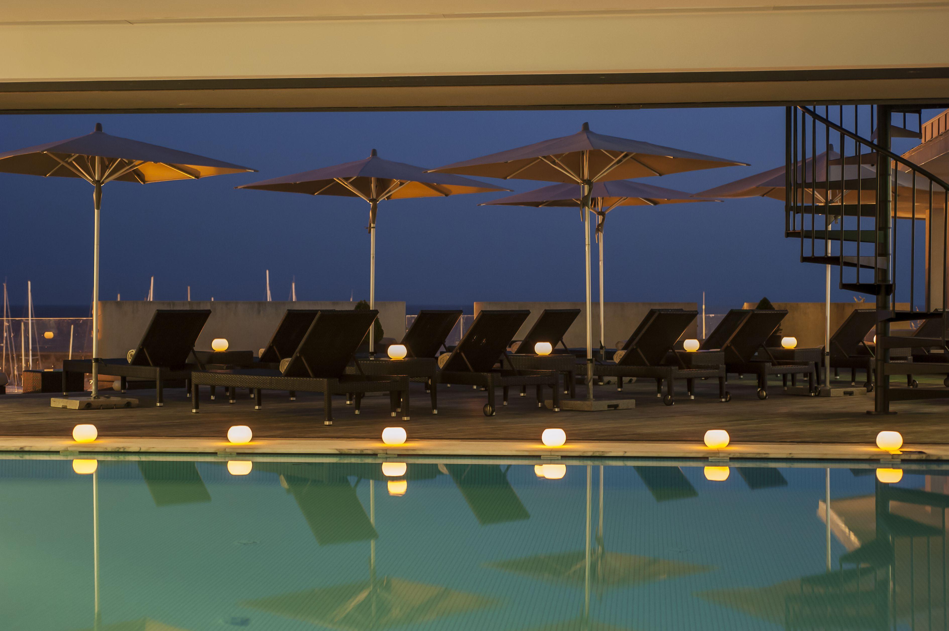 Pestana Cidadela Cascais - Pousada & Art District Kültér fotó The pool at the top of the hotel